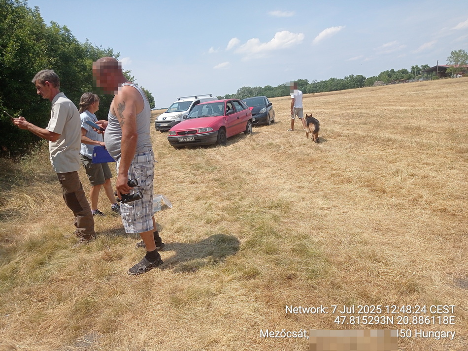  A Tiszaújvárosi Rendőrkapitányság a lakosság segítségét kéri egy 15 éves, tiszakeszi lány eltűnése ügyében. Eltűnt egy 16 éves mezőcsáti fiú.